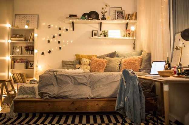 Ánh sáng dịu nhẹ và chất liệu êm ái là bí quyết của một căn phòng thư giãn