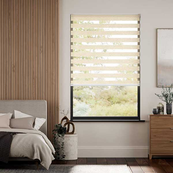 Rèm cầu vồng với thiết kế dải sáng tối đan xen mang lại vẻ đẹp hiện đại và linh hoạt